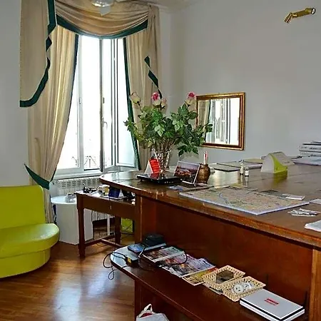 Pensión Le Petit Real Roma